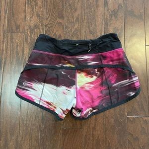 Lululemon speed up shorts 2.5”